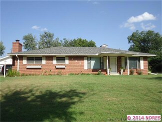 105 N Irving St, Ponca City, OK 74601