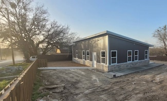 505 E Gentry St, Hamilton, TX 76531