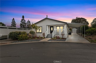8 Chaucer Ln, Ventura, CA 93003