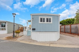 630 6th Ave, Pacifica, CA 94044