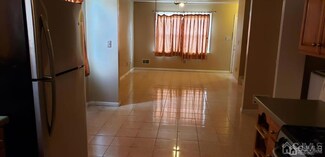 66 Taft Ave, Edison, NJ 08817