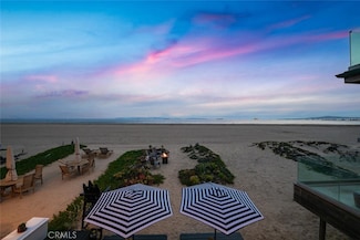 27 Surfside Ave, Seal Beach, CA 90740