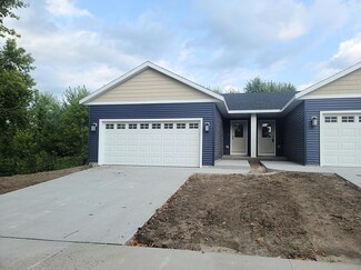 15 8th St NE, Plainview, MN 55964