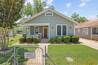 907 Bell St, Fredericksburg, TX 78624