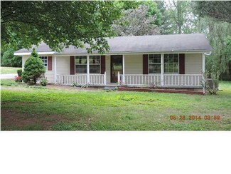 210 Rogers Dr, Powells Crossroads, TN 37397