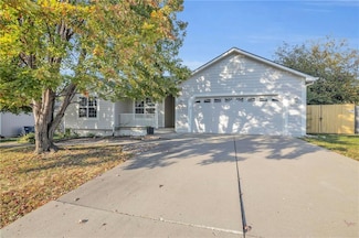 826 E 12th St, Eudora, KS 66025