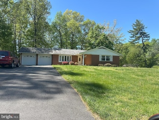 10621 Graeloch Rd, Laurel, MD 20723