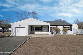 2420 Windsor Ave, Toms River, NJ 08753