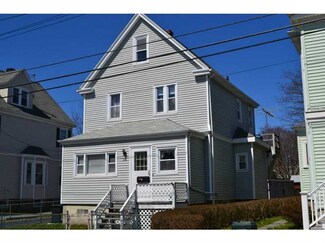 34 Vernon Ave, Newport, RI 02840