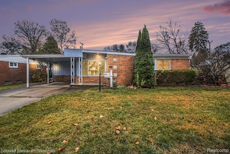 14561 Leslie St, Oak Park, MI 48237