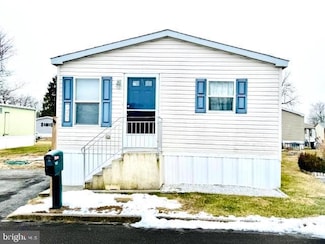 1221 Adler Dr, Morrisville, PA 19067