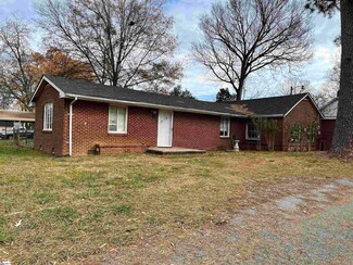 405 S Oliver St, Gaffney, SC 29341