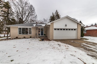 38856 Johnnycake Ridge Rd, Willoughby, OH 44094