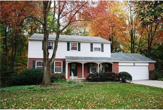 3202 S Landsdowne Dr, Wilmington, DE 19810