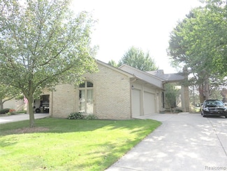 17610 E Kirkwood Dr Unit 66, Clinton Township, MI 48038