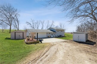 22878 99th St, Anamosa, IA 52205