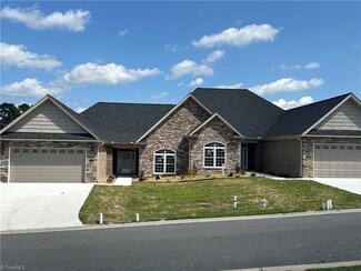 125 Greystone Ln, Mount Airy, NC 27030