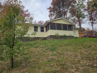 235 Ann St, Oak Hill, WV 25901