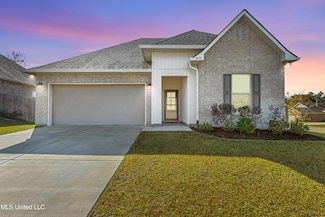 18119 Evergreen Dr, Gulfport, MS 39503