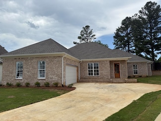 1841 Greenside Dr, Tupelo, MS 38801