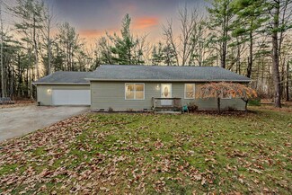 126 Dexter St, Prudenville, MI 48651