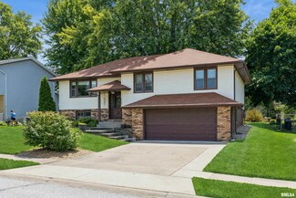 3169 Winston Dr, Bettendorf, IA 52722