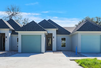 300 Avenue B, Broussard, LA 70518