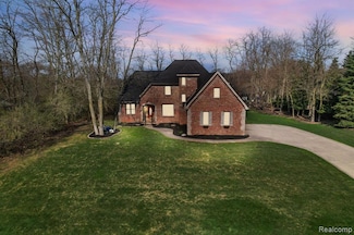 1050 Deer Path Trail, Oxford, MI 48371