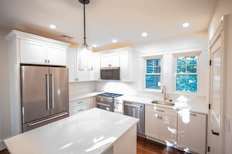 74 Eliot St Unit 2, Milton, MA 02186