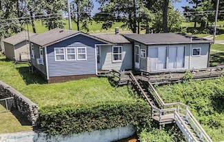 55772 Indian Lake Rd, Dowagiac, MI 49047