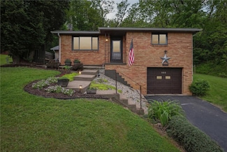 233 Valley Rd, Canonsburg, PA 15317