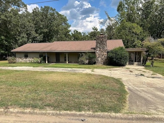 1105 Woodcrest Dr, Star City, AR 71667