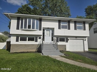 22 Oneil St, Troy, NY 12180