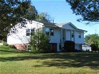 802 Curtis Ct, Eureka, IL 61530
