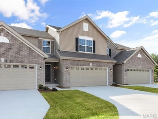 52 Richmond Center Ct, St. Peters, MO 63376