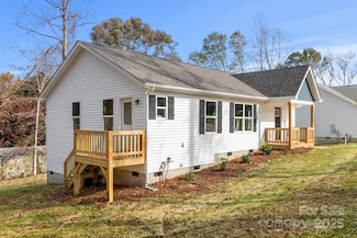 103 Orchard St, Forest City, NC 28043