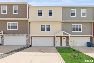 725 Cox Ct, Le Claire, IA 52753