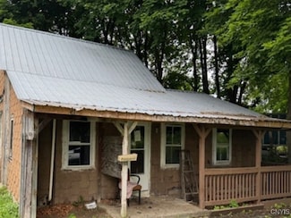 29 Moss St, New Berlin, NY 13411