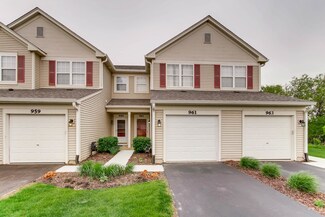 961 Genesee Dr, Naperville, IL 60563