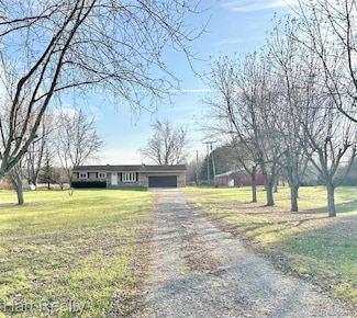 789 W Castle Rd, Fostoria, MI 48435