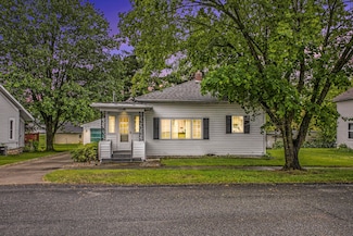 415 W Maple St, Carson City, MI 48811