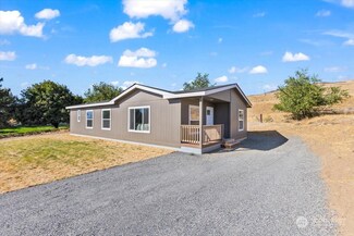 2795 Macias Ln, Terrace Heights, WA 98901