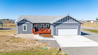 57654 Christmas Tree Rd, Christmas Valley, OR 97641