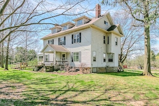 14068 Caves Rd, Novelty, OH 44072