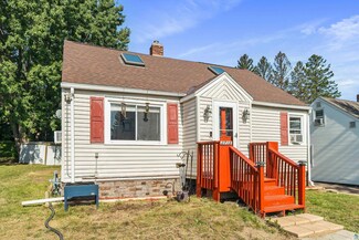 2713 W 15th St, Duluth, MN 55806
