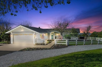 2520 Country Ln, Auburn, CA 95603