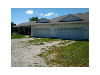 3350 Pleasant Creek Rd, Palo, IA 52324