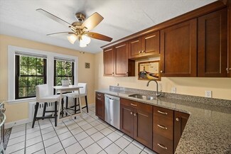 9 Common St Unit 2, Quincy, MA 02169