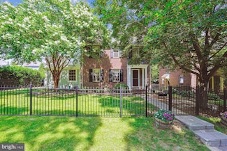 133 N Highland St, Arlington, VA 22201
