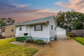 2002 60th St, Des Moines, IA 50322